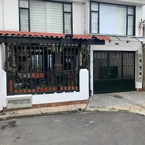 Bellísimo Cerca Del C.c Titán Plaza , Bogotá Colombia